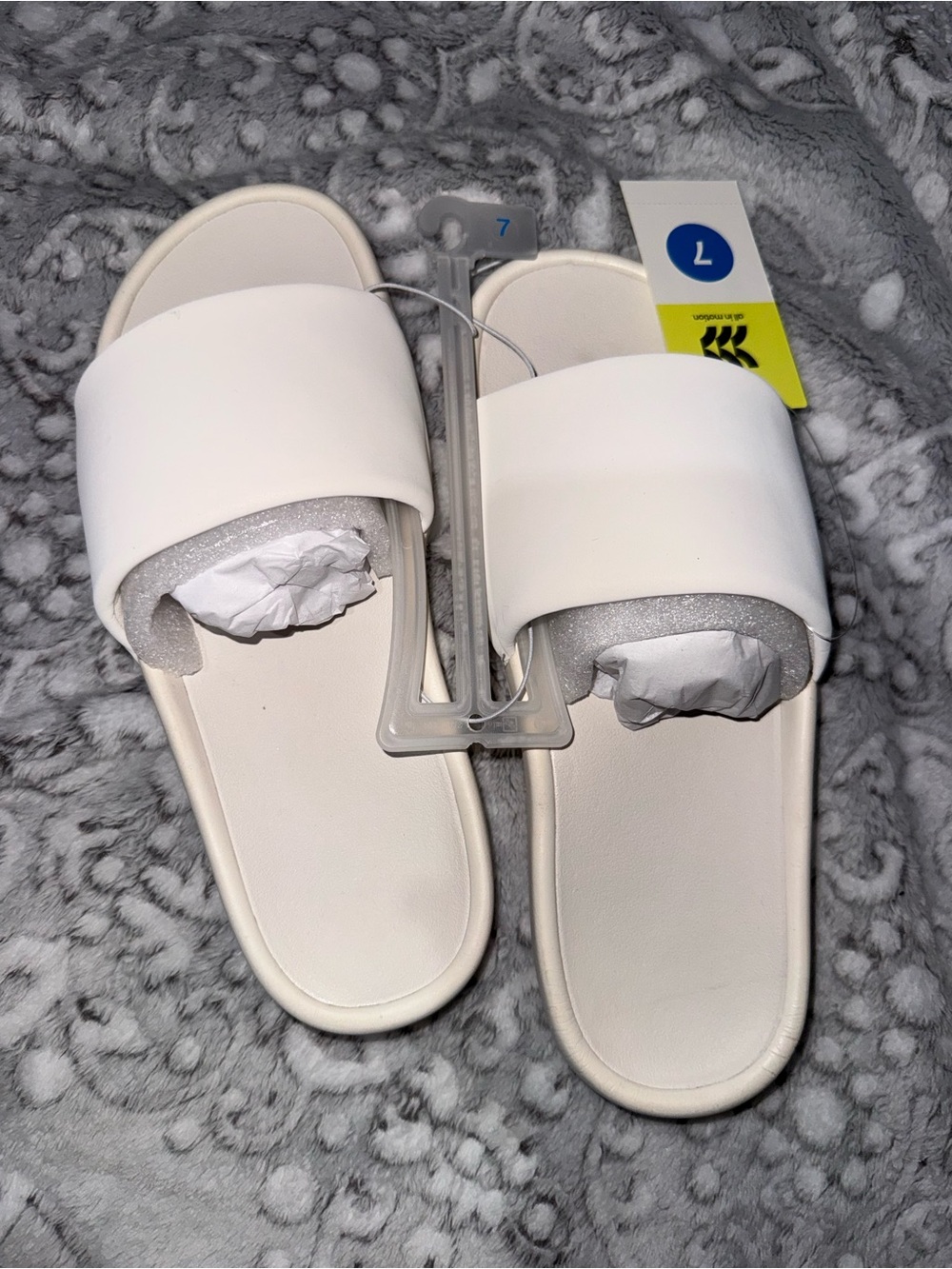 NWT All in Motion Off White Ivory Slide Sandals Women’s 7